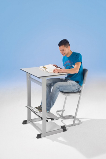 Sch�lertisch h�henverstellbar mit Vollkernplatte CO-Line