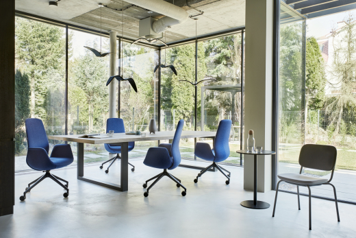 Runder Designer- Beistelltisch