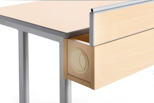 Computertisch mit aufklappbaren Kabelkanal S-Line