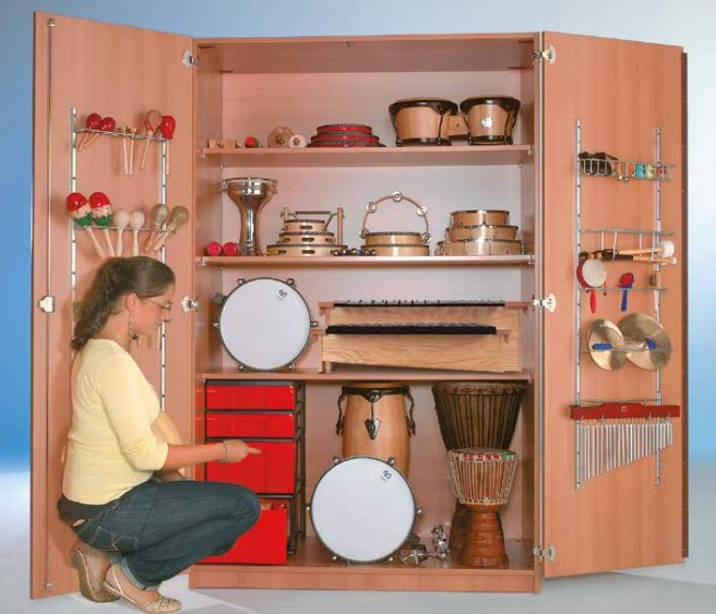 Musikinstrumentenschrank