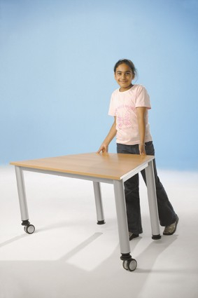 Quadrattisch 70 x 70 cm, fahrbar CO-Line