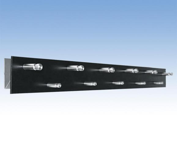 Wandgarderobe versetzt