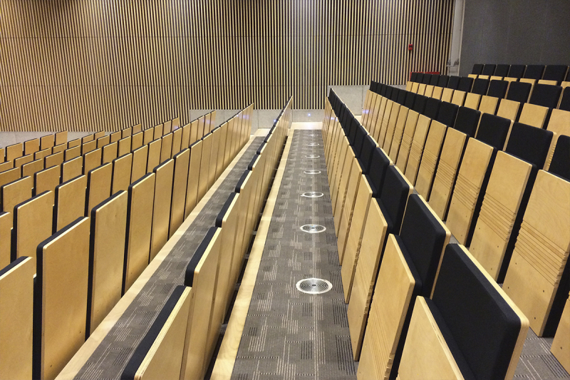 Klappstuhl- JumpSeat mit fester Basis