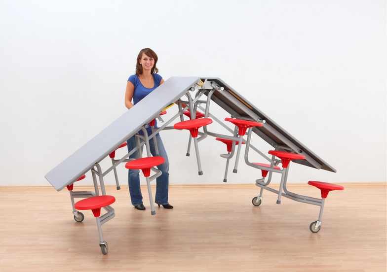 fahrbarer Klapptisch mit integrierten Sthlen